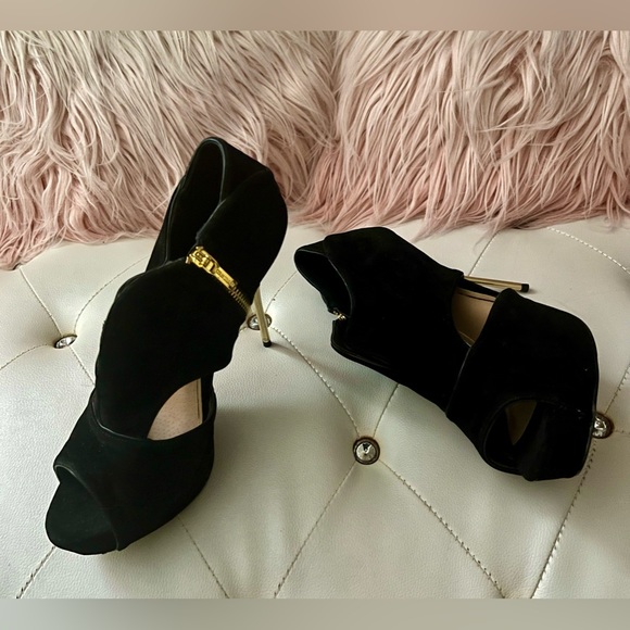 NEW Colin Stuart Black Suede Gold Metal Heel Cutout Ankle Booties Size 11B - Picture 13 of 16